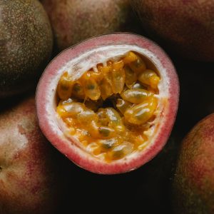 Bulk frozen passion fruit puree for export - Wholesale supply of premium passion fruit pulp for international importers and beverage manufacturers